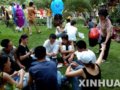 公園免費(fèi)變“浩劫” 場(chǎng)面失控考驗(yàn)了誰(shuí)