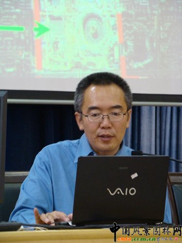 胡潔到山東大學威海分校作學術報告