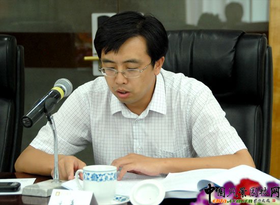 崇文區園林局局長王森發言