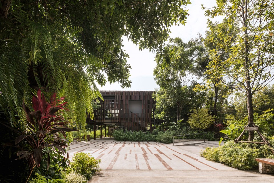 泰國(guó)：高速路旁的鄉(xiāng)土風(fēng)格開(kāi)放型城市公園