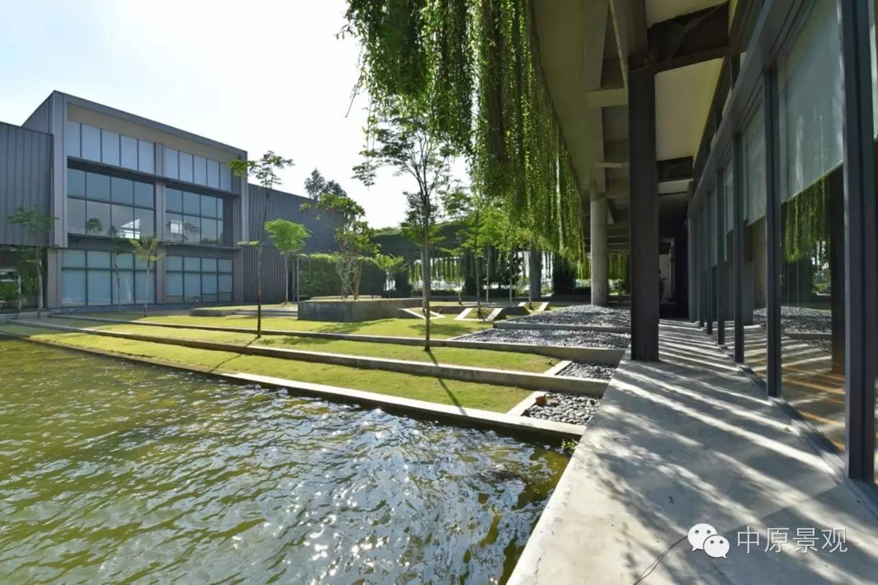 馬來西亞加里斯建筑師的弧形景觀設計