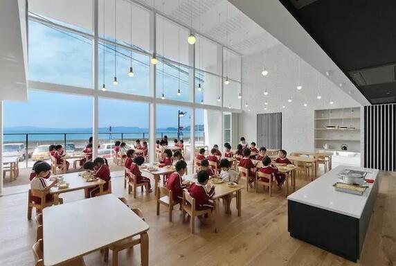 幼兒園不是游樂場，也不需要五顏六色
