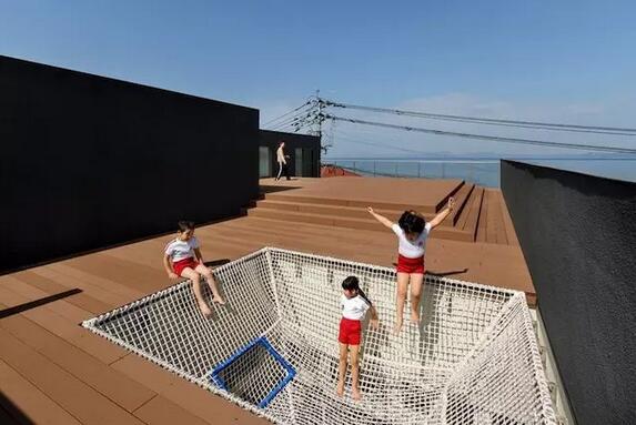 幼兒園不是游樂場，也不需要五顏六色