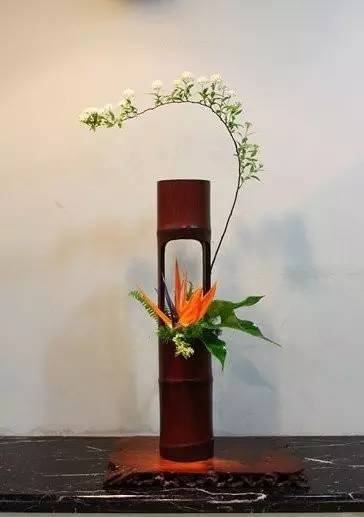 東方插花三大原則，構(gòu)圖表現(xiàn)形式和十三要訣