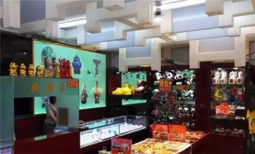 隈研吾爆改的故宮邊茶室，現竟變小商品攤！