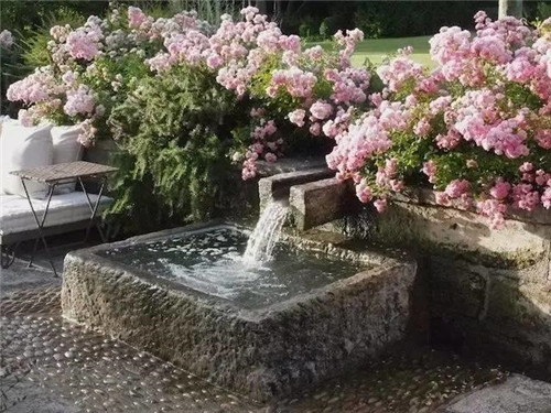 院子里造個(gè)小水景檔次提高了十倍不止