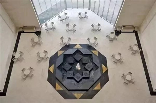 建筑大師貝聿銘創造出波斯灣上的城市明珠