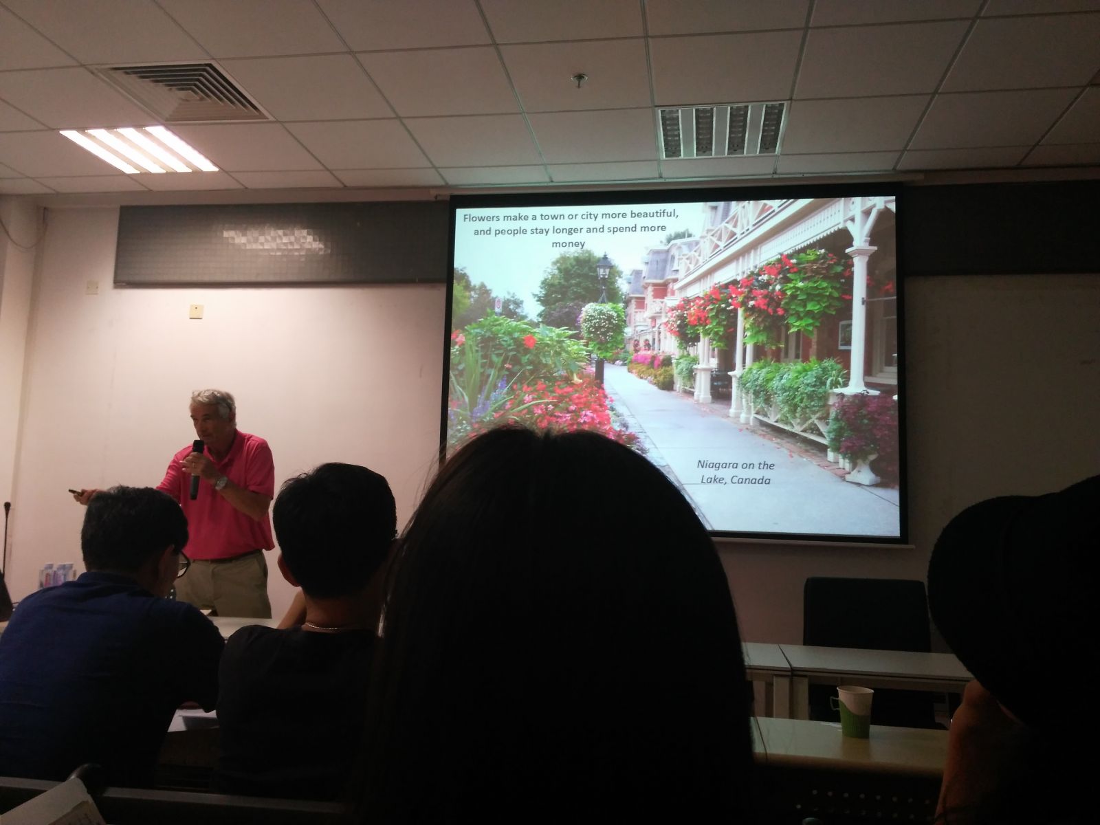 北美園藝學會最高榮譽得主：草花最新品種及其露地應用
