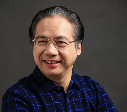 鄭占峰：詩和遠方 就在家的拐角處