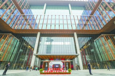 能呼吸會思考的新地標 亞投行總部大樓亮相