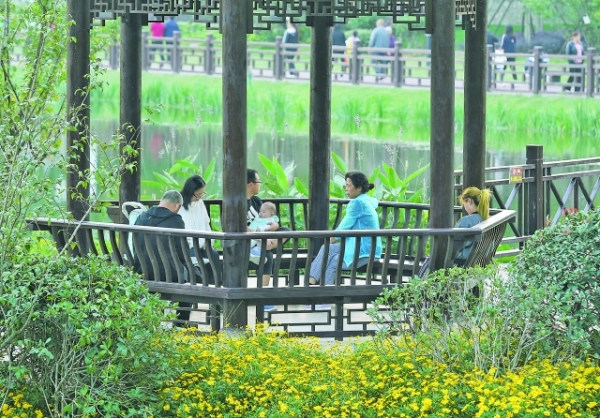 貴陽七彩湖公園：城市花園引人流連