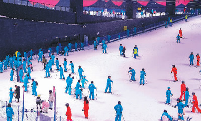室內(nèi)冰雪游成暑期消費(fèi)亮點(diǎn)