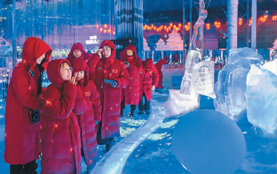 室內(nèi)冰雪游成暑期消費(fèi)亮點(diǎn)