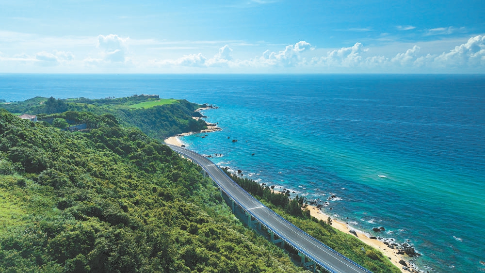 國家海岸一號(hào)風(fēng)景道海南環(huán)島旅游公路全線通車