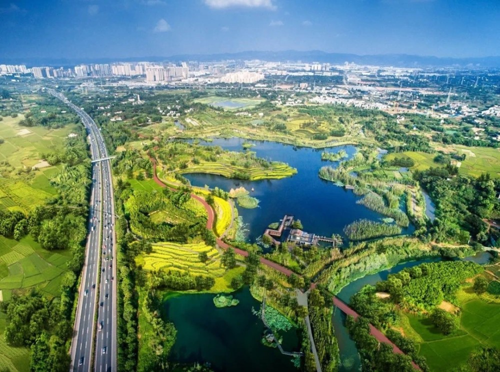 成都：從公園城市起筆描繪現(xiàn)代化人民城市新圖景